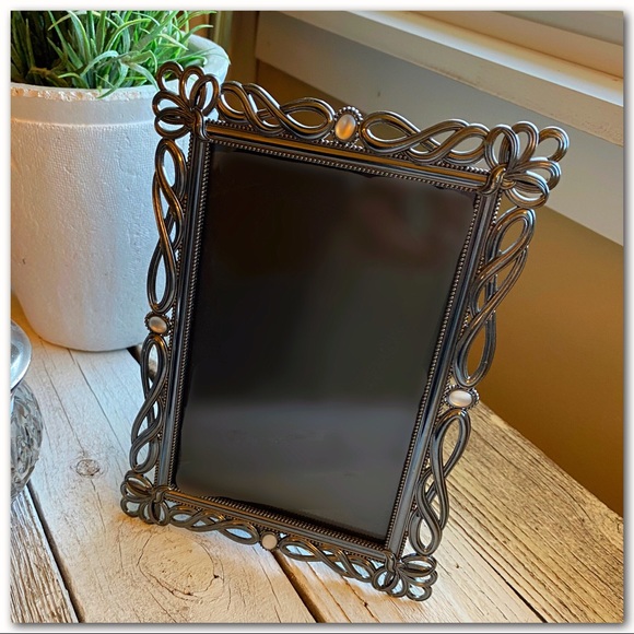 Picture Frame - Elsa L Inc. - Picture 5 of 5